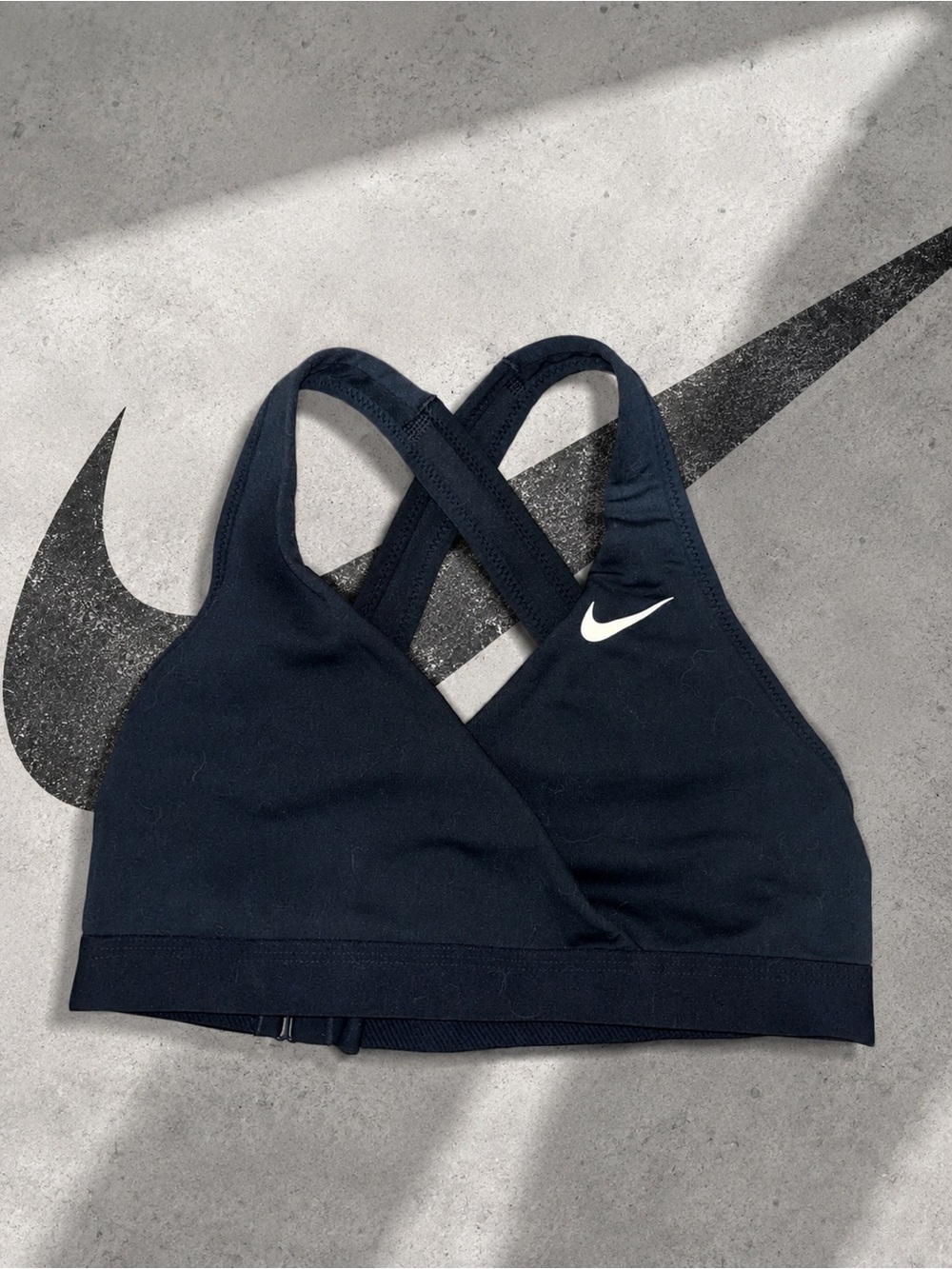 nike black crossback medium support sports bra size medium